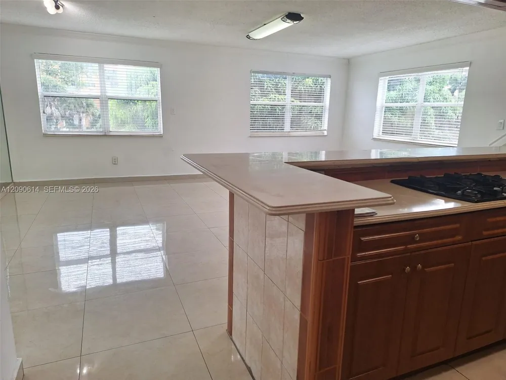 1300 W 53rd St #38 Hialeah, FL 33012