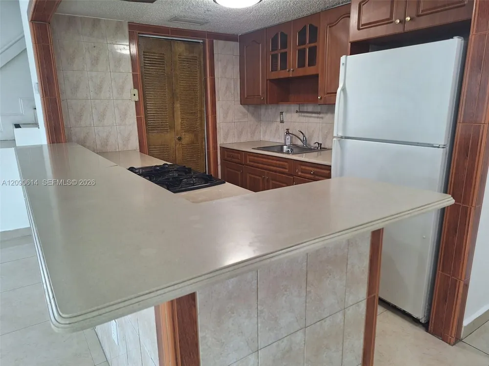 1300 W 53rd St #38 Hialeah, FL 33012