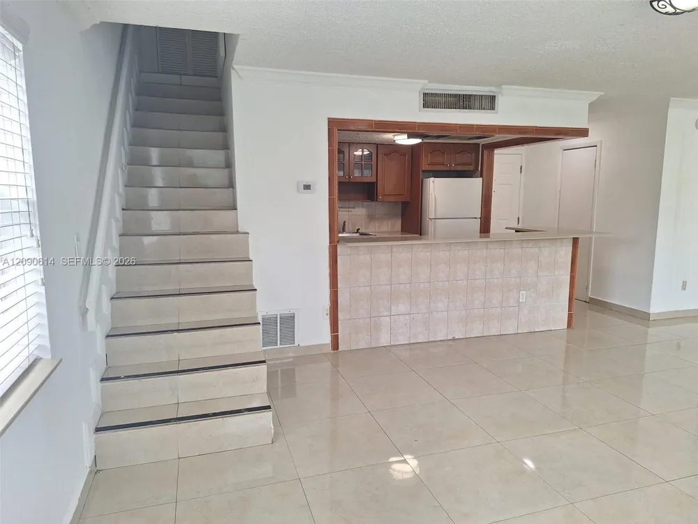 1300 W 53rd St #38 Hialeah, FL 33012