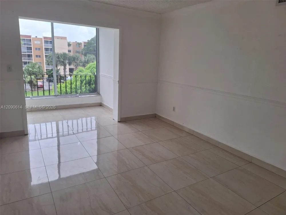 1300 W 53rd St #38 Hialeah, FL 33012