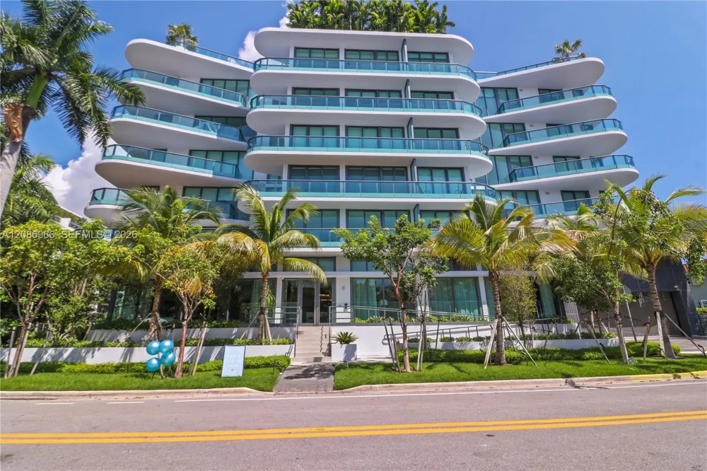 9901 W W Bay Harbor Dr #503 Bay Harbor Islands, FL 33154