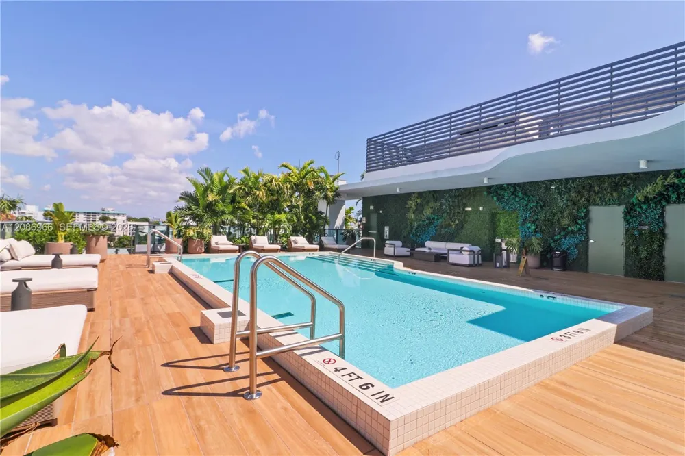 9901 W W Bay Harbor Dr #503 Bay Harbor Islands, FL 33154