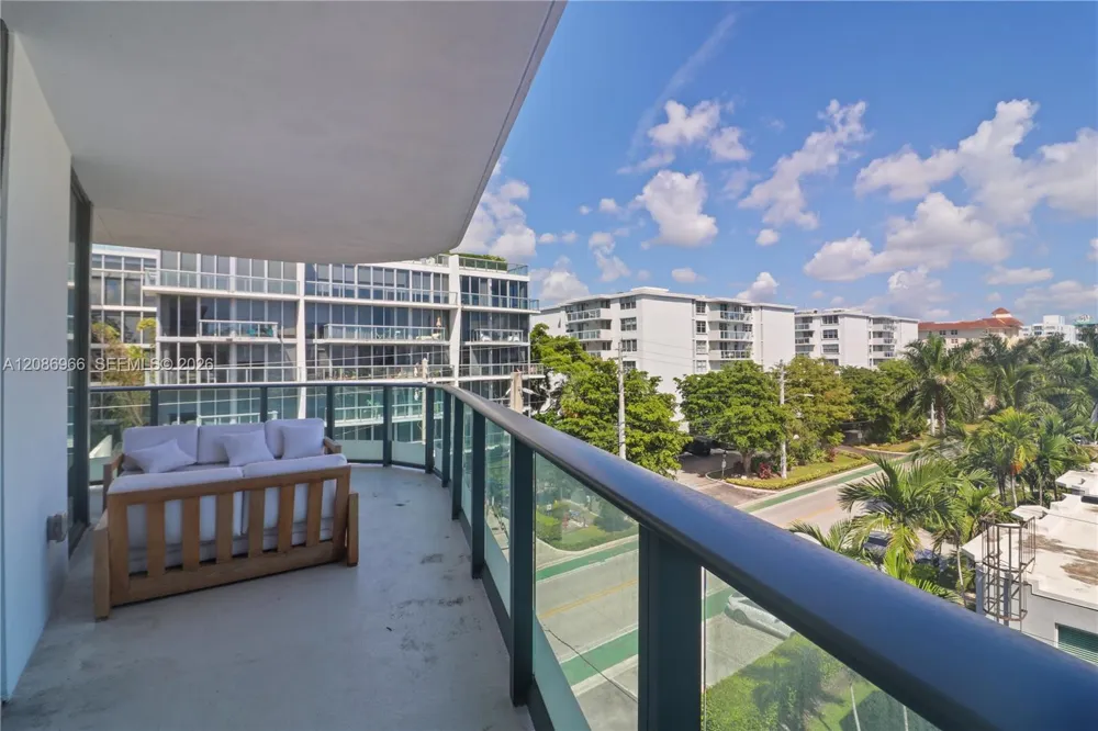9901 W W Bay Harbor Dr #503 Bay Harbor Islands, FL 33154
