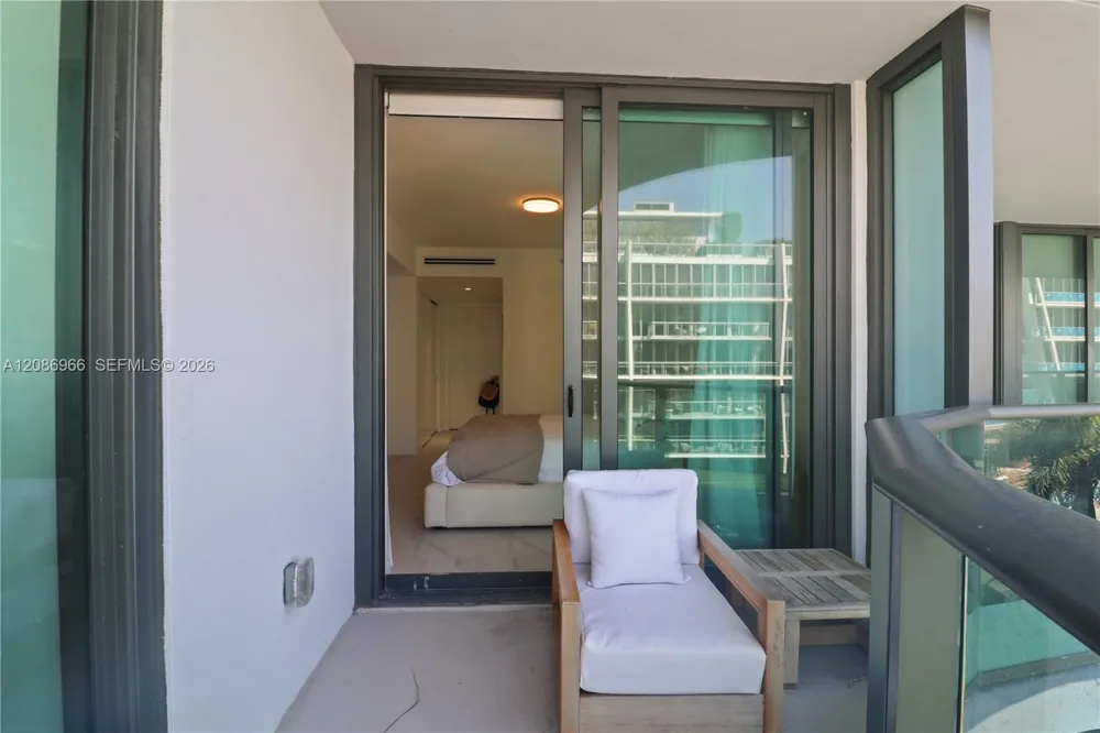 9901 W W Bay Harbor Dr #503 Bay Harbor Islands, FL 33154
