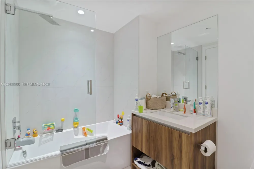 9901 W W Bay Harbor Dr #503 Bay Harbor Islands, FL 33154