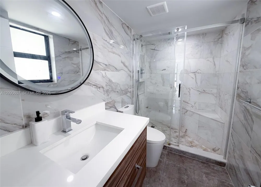 1800 Collins Ave #3B Miami Beach, FL 33139