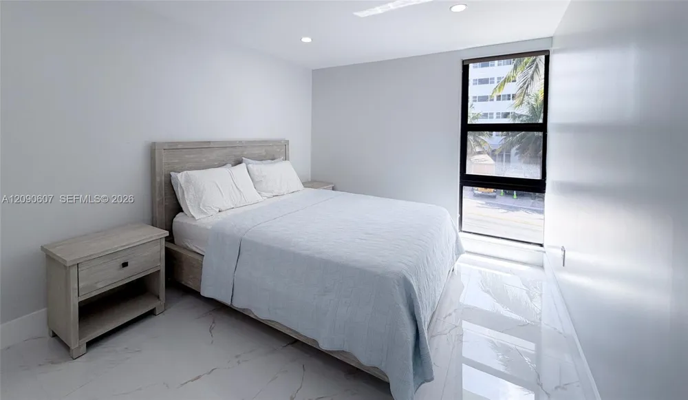 1800 Collins Ave #3B Miami Beach, FL 33139