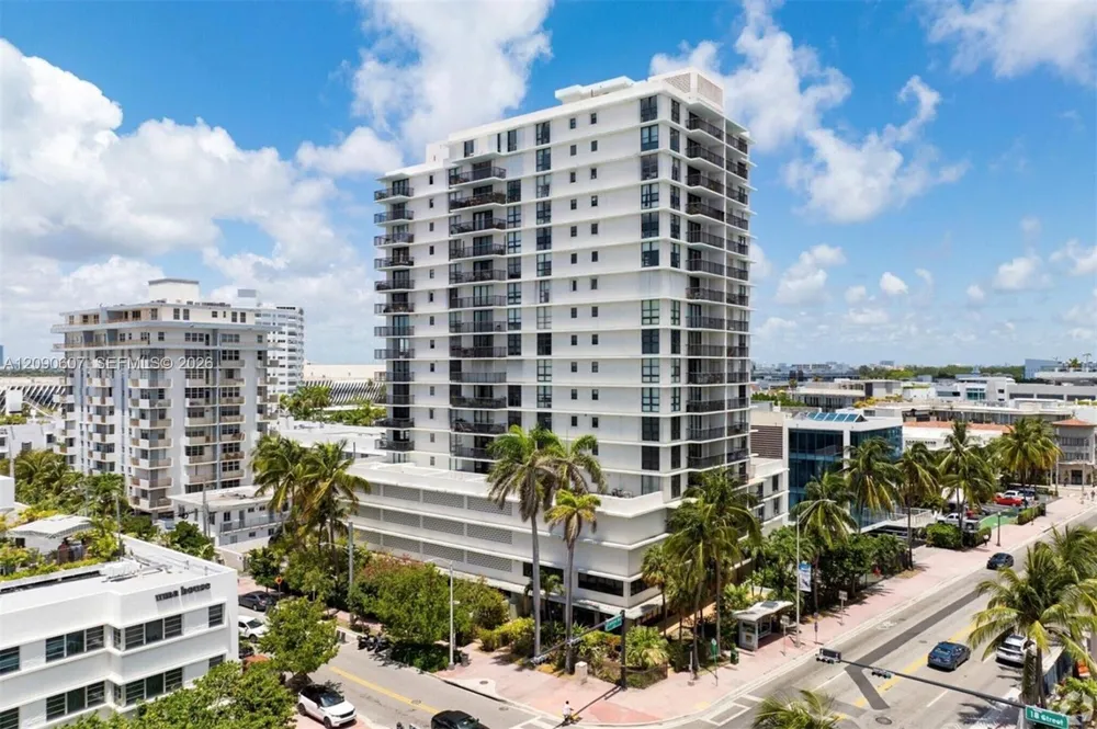 1800 Collins Ave #3B Miami Beach, FL 33139