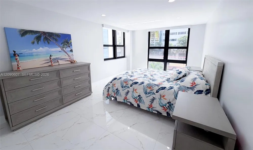 1800 Collins Ave #3B Miami Beach, FL 33139