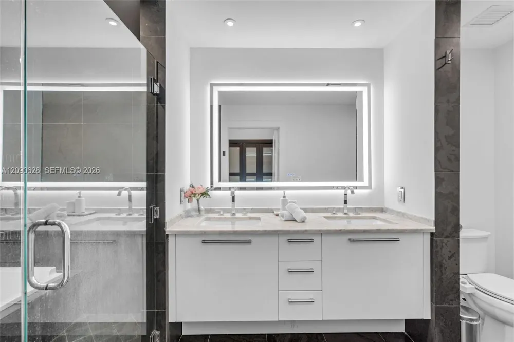 900 Biscayne Blvd #4412 Miami, FL 33132