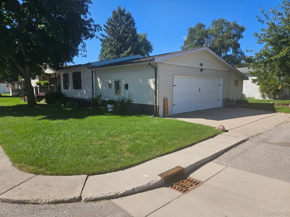 3333 Ravenswood #52 Marysville City, MI 48040