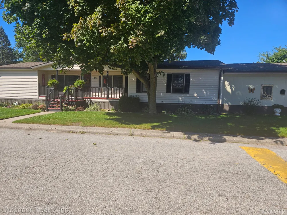 3333 Ravenswood #52 Marysville City, MI 48040