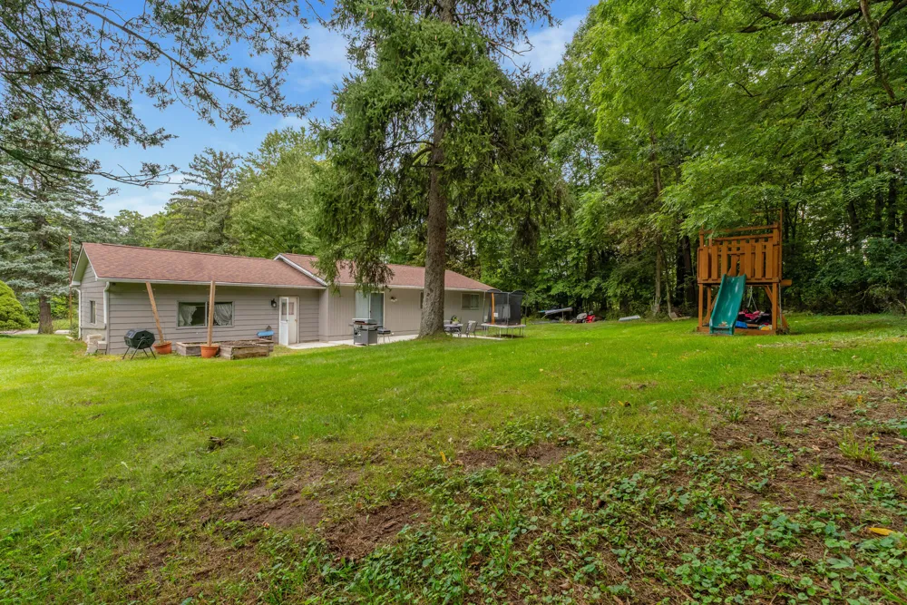 190 W Bacon Street Hillsdale City, MI 49242