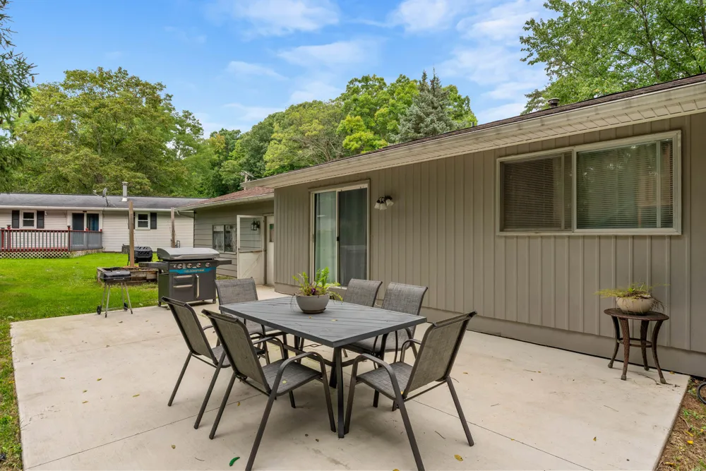 190 W Bacon Street Hillsdale City, MI 49242