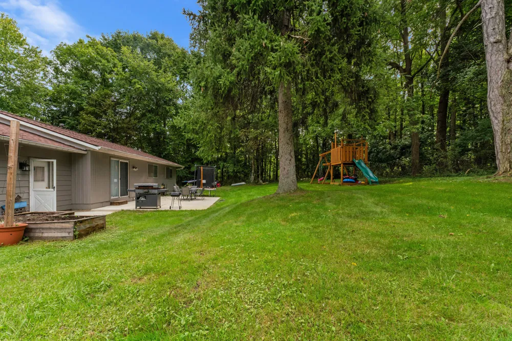 190 W Bacon Street Hillsdale City, MI 49242