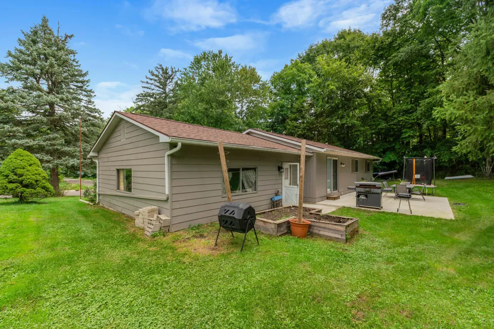 190 W Bacon Street Hillsdale City, MI 49242
