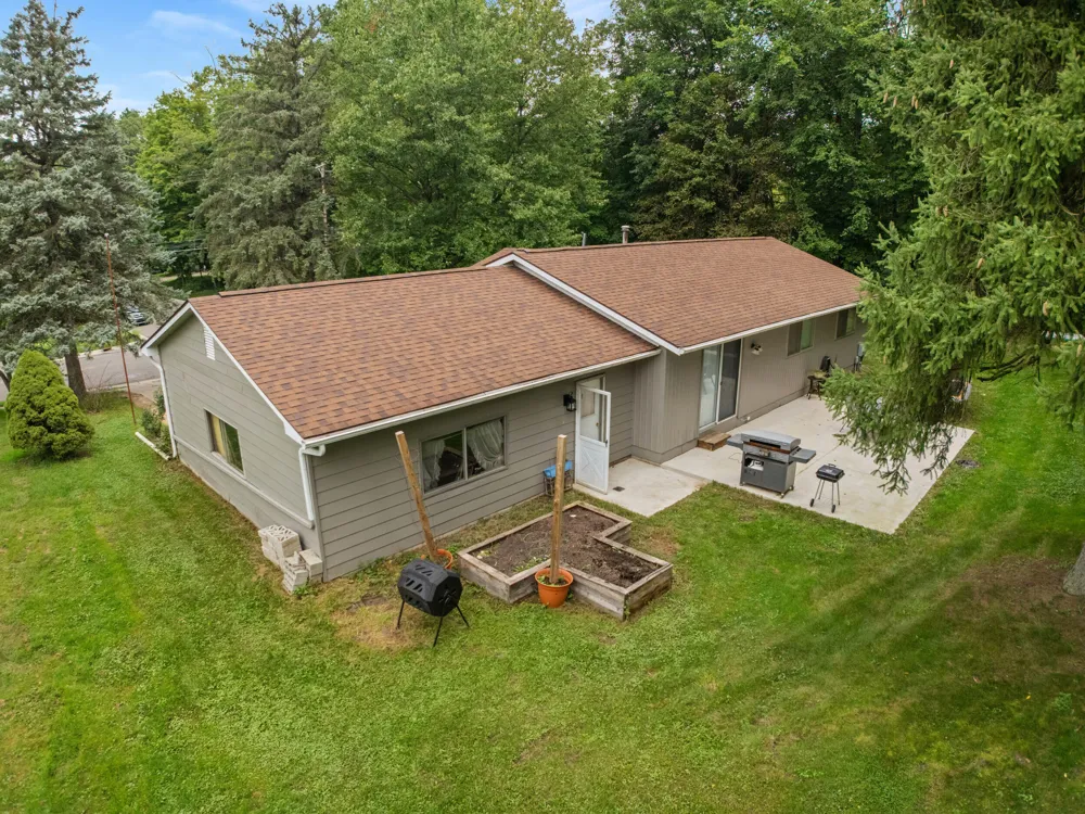 190 W Bacon Street Hillsdale City, MI 49242