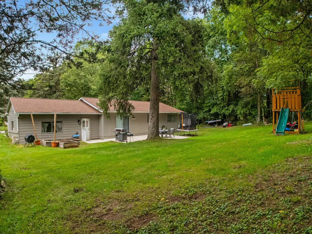 190 W Bacon Street Hillsdale City, MI 49242