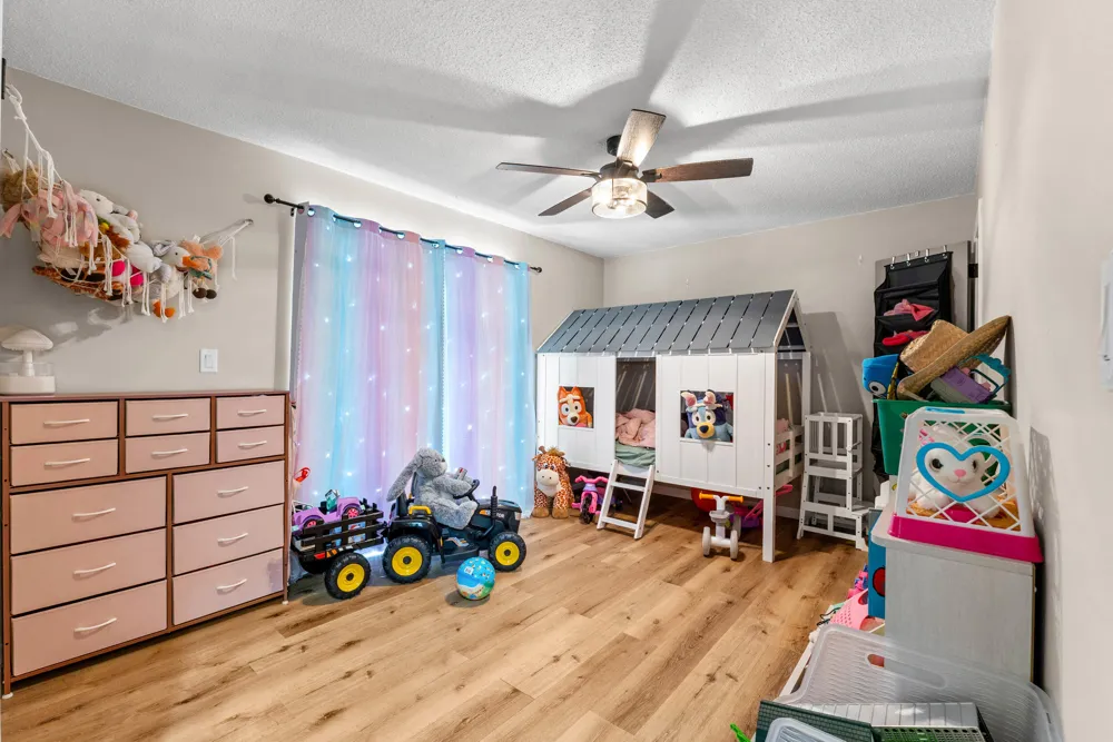 190 W Bacon Street Hillsdale City, MI 49242