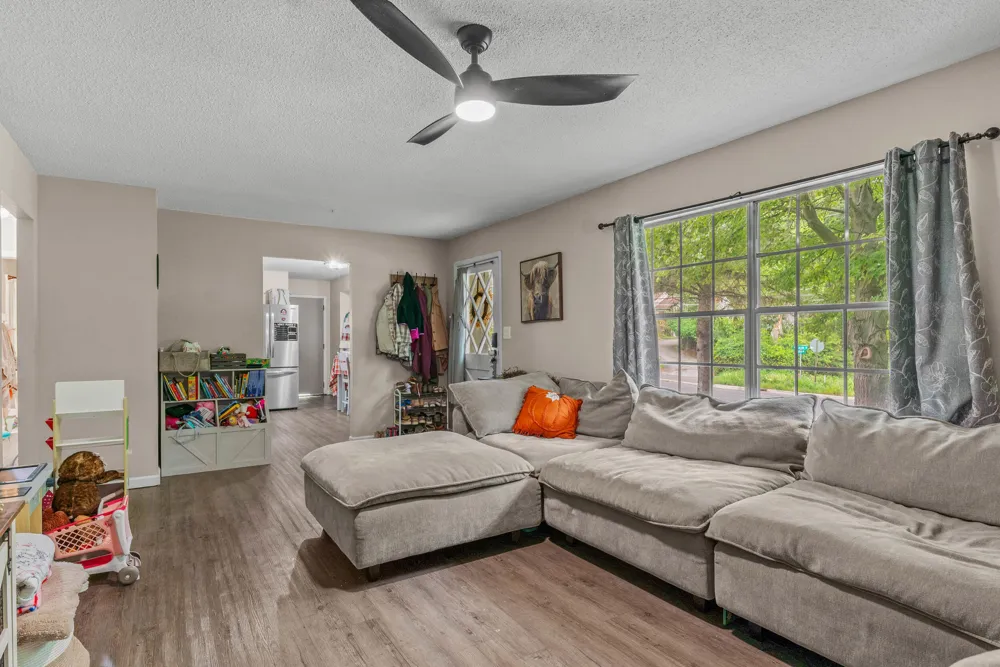 190 W Bacon Street Hillsdale City, MI 49242