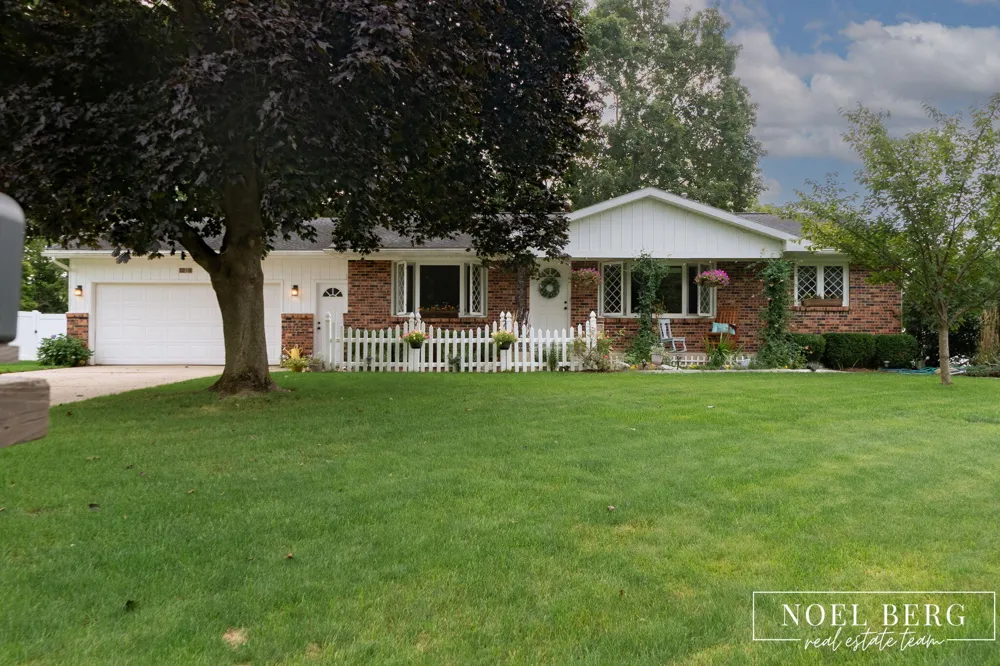 1216 Sycamore Drive Georgetown Charter Township, MI 49428