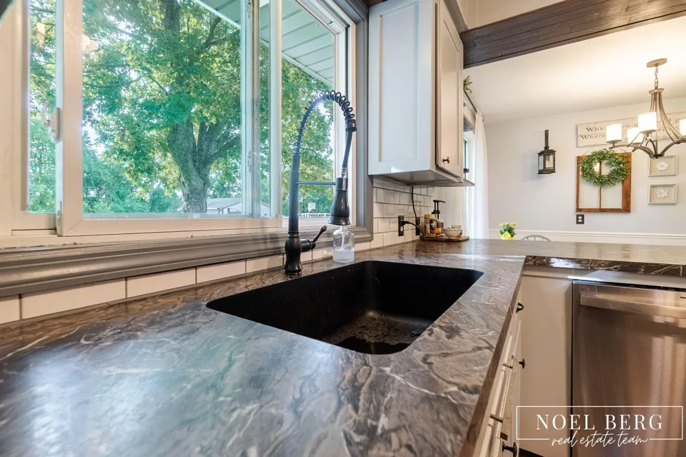 1216 Sycamore Drive Georgetown Charter Township, MI 49428