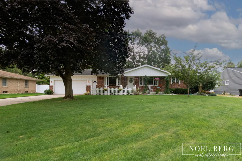 1216 Sycamore Drive Georgetown Charter Township, MI 49428