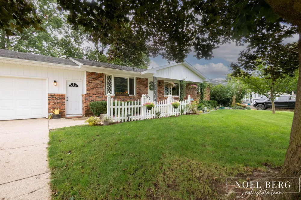 1216 Sycamore Drive Georgetown Charter Township, MI 49428