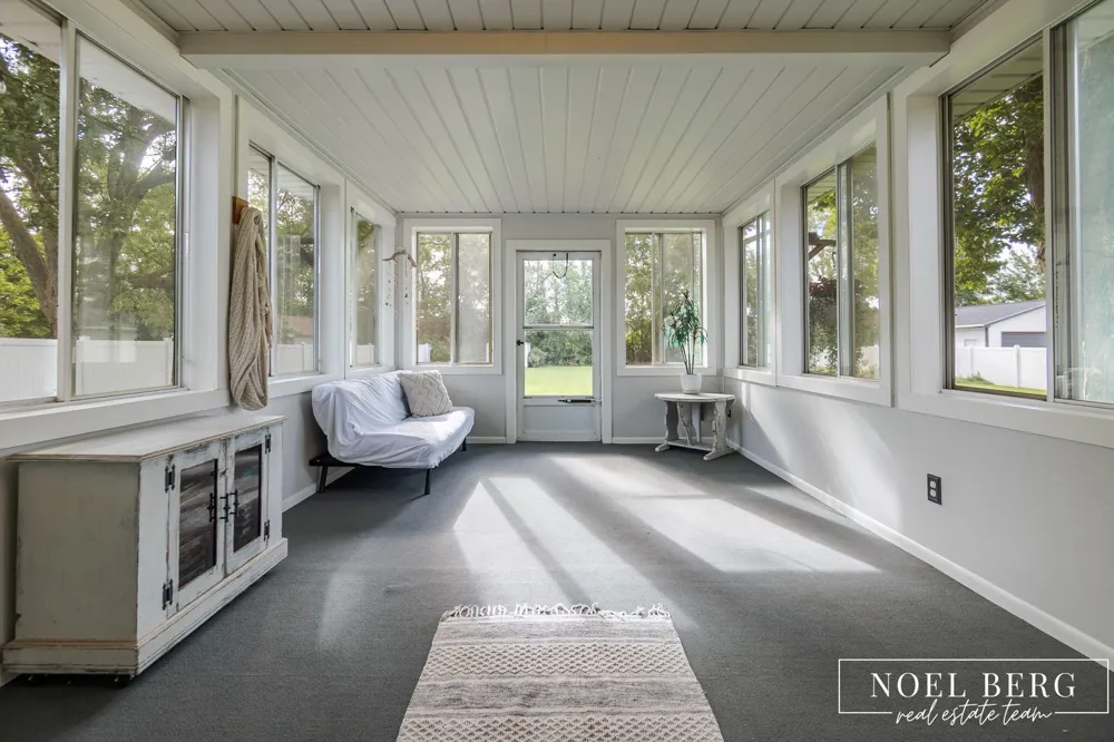1216 Sycamore Drive Georgetown Charter Township, MI 49428