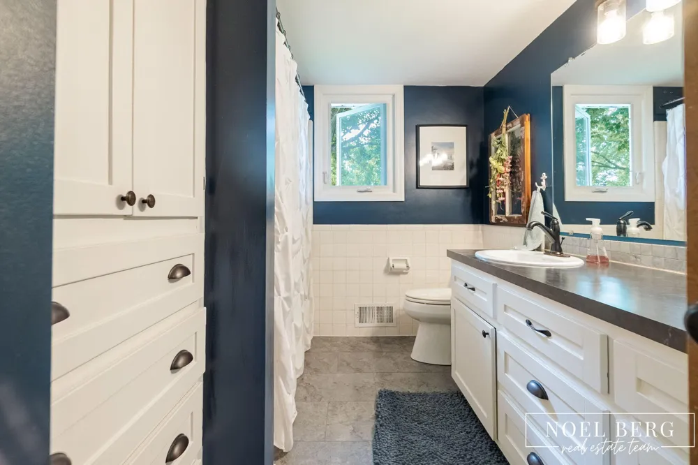 1216 Sycamore Drive Georgetown Charter Township, MI 49428