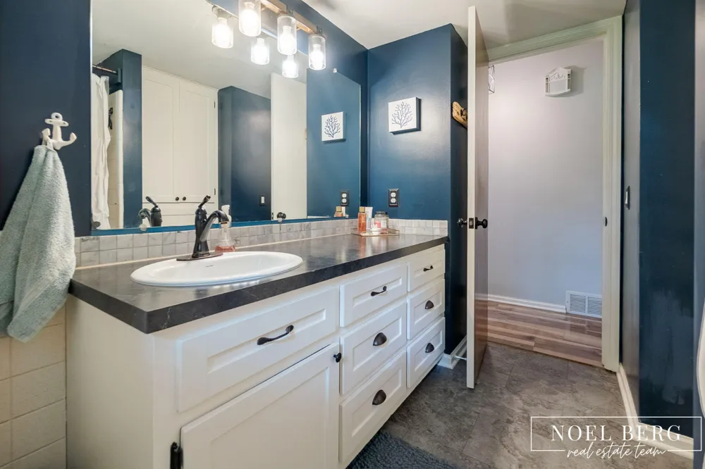 1216 Sycamore Drive Georgetown Charter Township, MI 49428