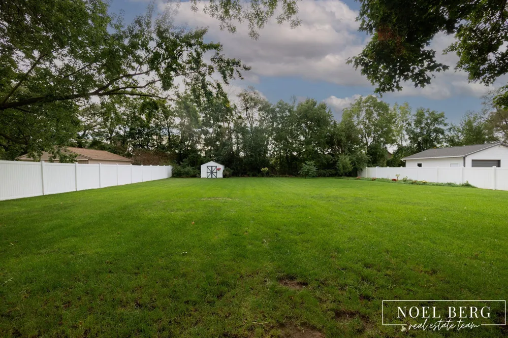 1216 Sycamore Drive Georgetown Charter Township, MI 49428