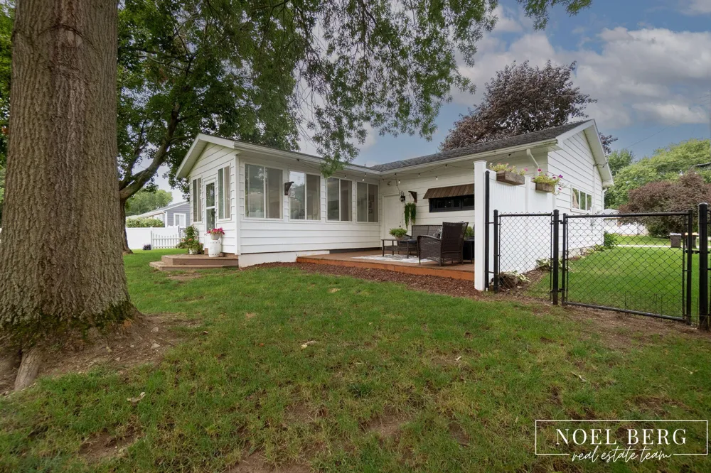 1216 Sycamore Drive Georgetown Charter Township, MI 49428