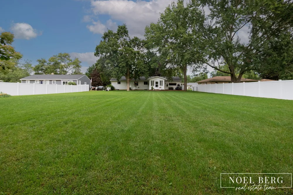 1216 Sycamore Drive Georgetown Charter Township, MI 49428