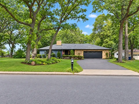 1725 Woodland Road