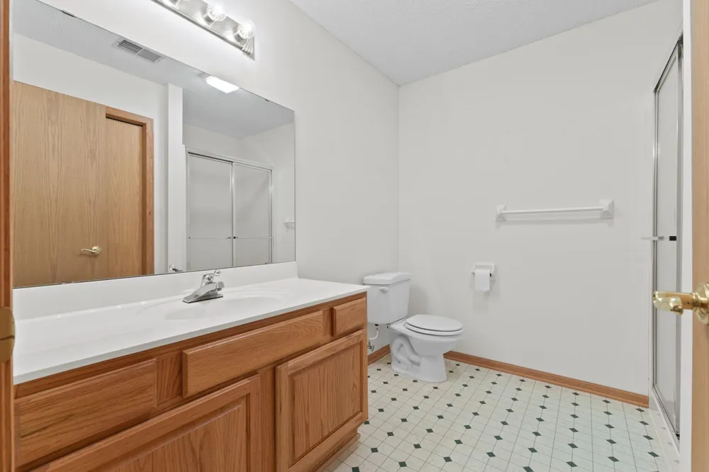 1478 Violet Lane Eagan, MN 55122