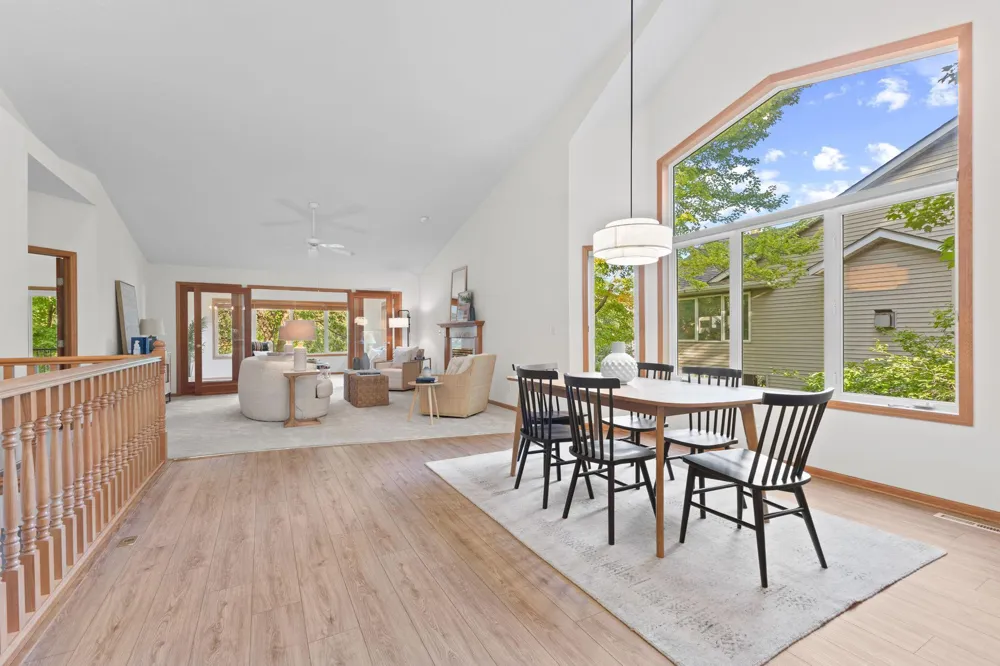 1478 Violet Lane Eagan, MN 55122