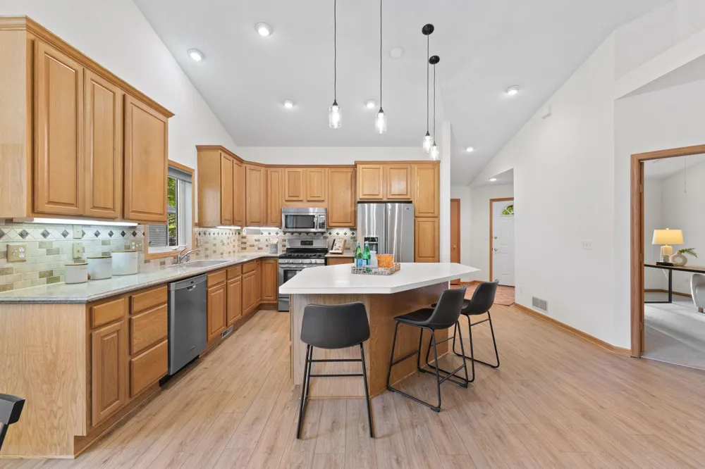 1478 Violet Lane Eagan, MN 55122