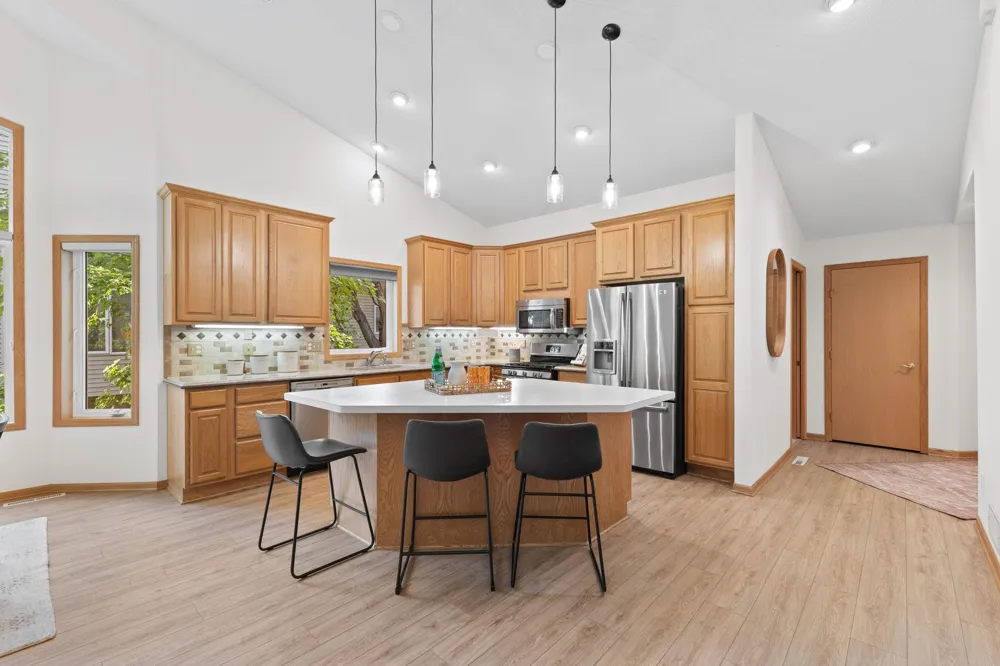 1478 Violet Lane Eagan, MN 55122