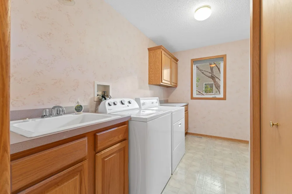 1478 Violet Lane Eagan, MN 55122