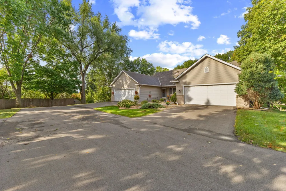 1478 Violet Lane Eagan, MN 55122