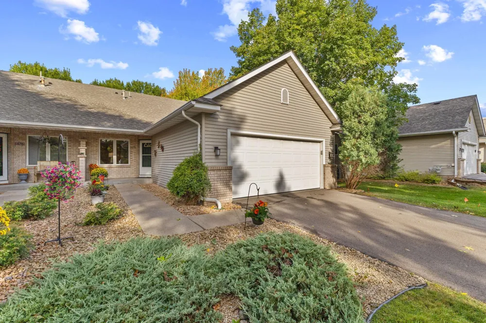 1478 Violet Lane Eagan, MN 55122
