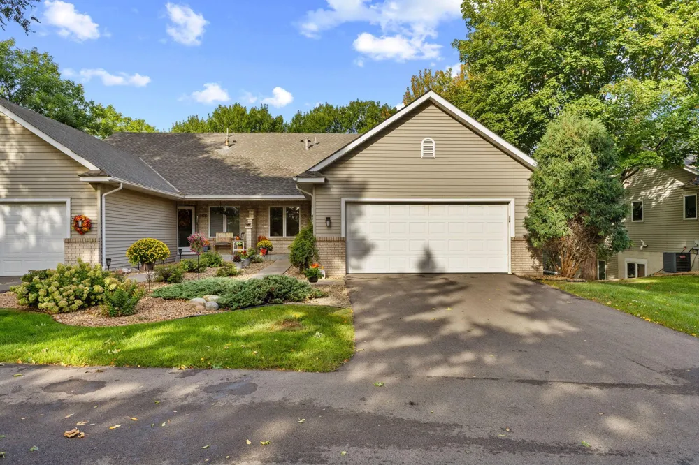 1478 Violet Lane Eagan, MN 55122