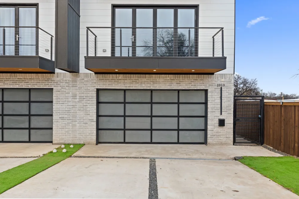 1919 Pollard Street Dallas, TX 75208