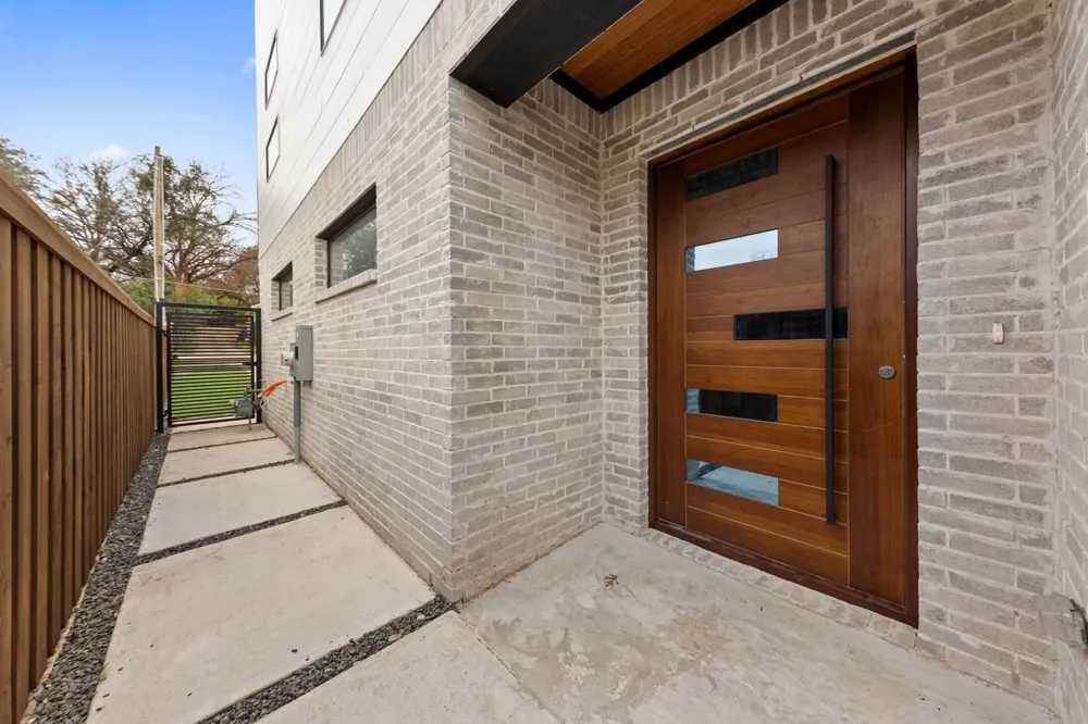 1919 Pollard Street Dallas, TX 75208