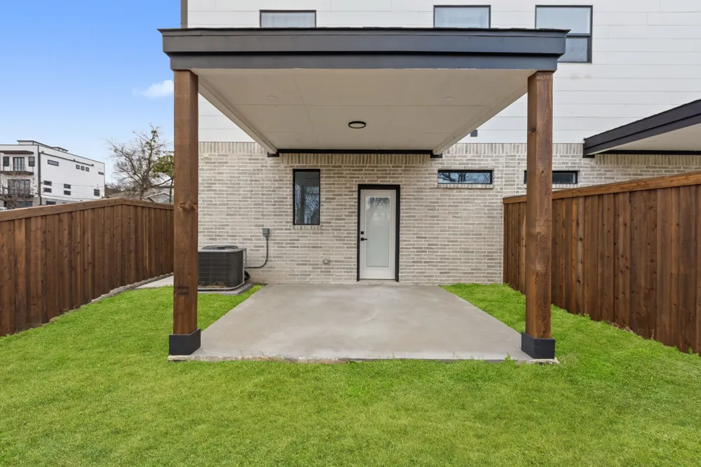 1919 Pollard Street Dallas, TX 75208