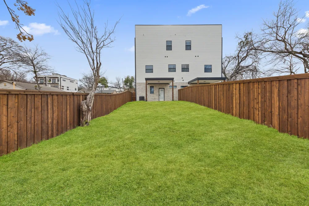 1919 Pollard Street Dallas, TX 75208
