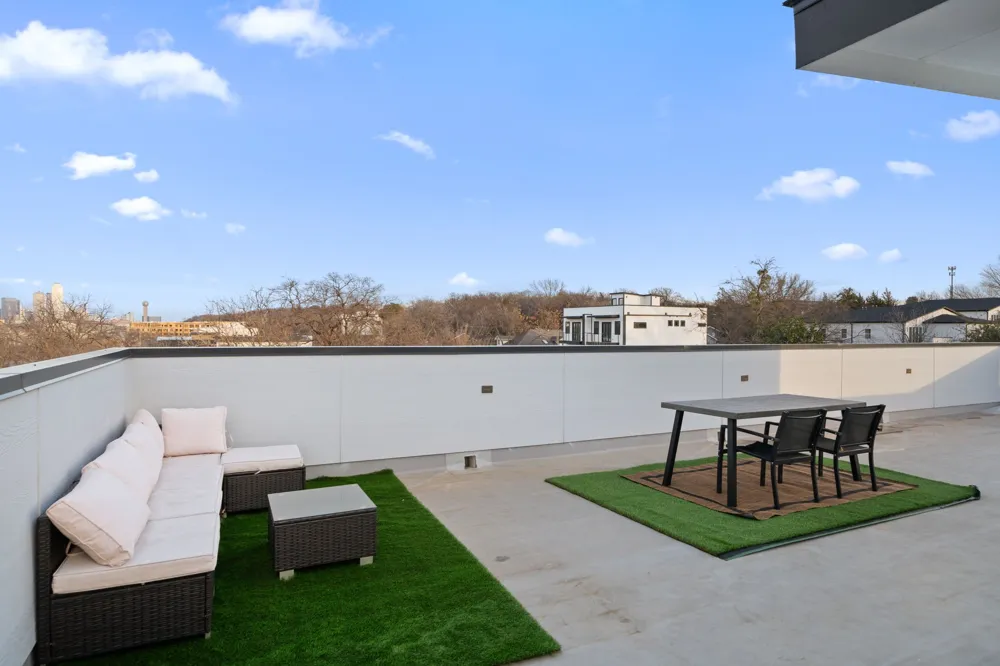 1919 Pollard Street Dallas, TX 75208