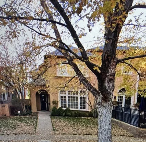 411 Steele Street