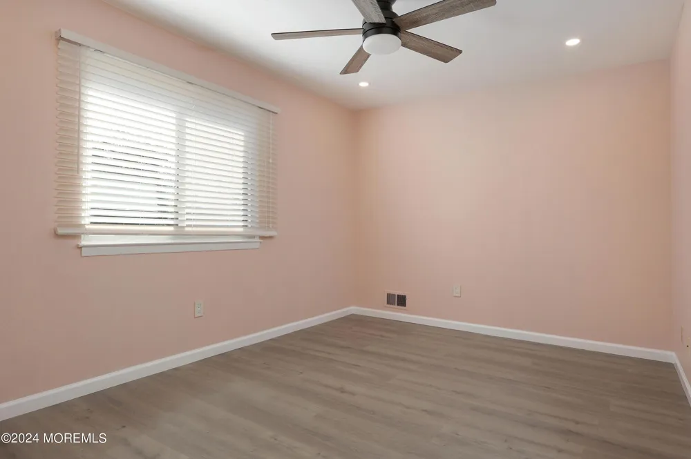 2 Elizabeth Court Tinton Falls, NJ 07724
